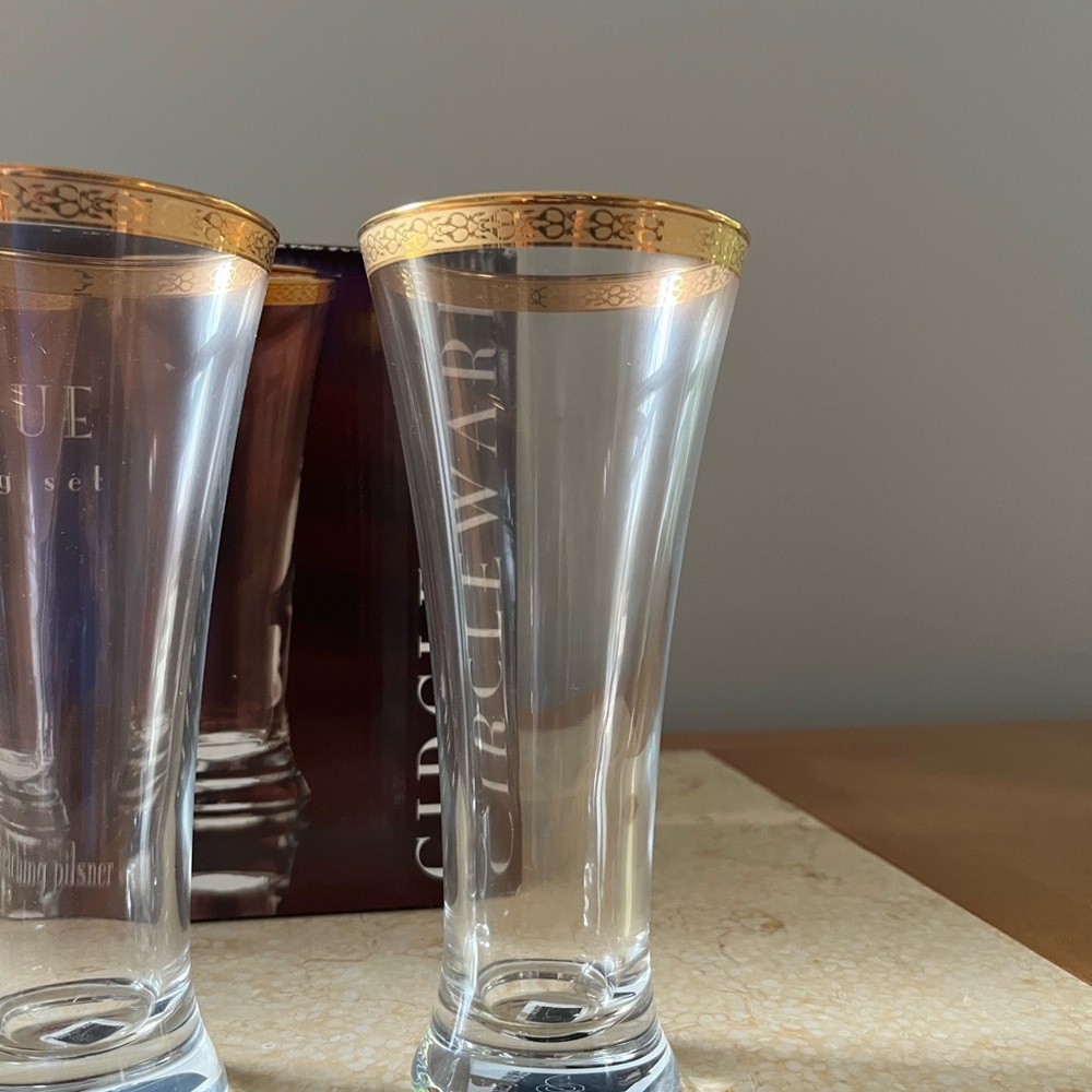 Classique Gold Rimmed Glass Set - Picture 5 of 7
